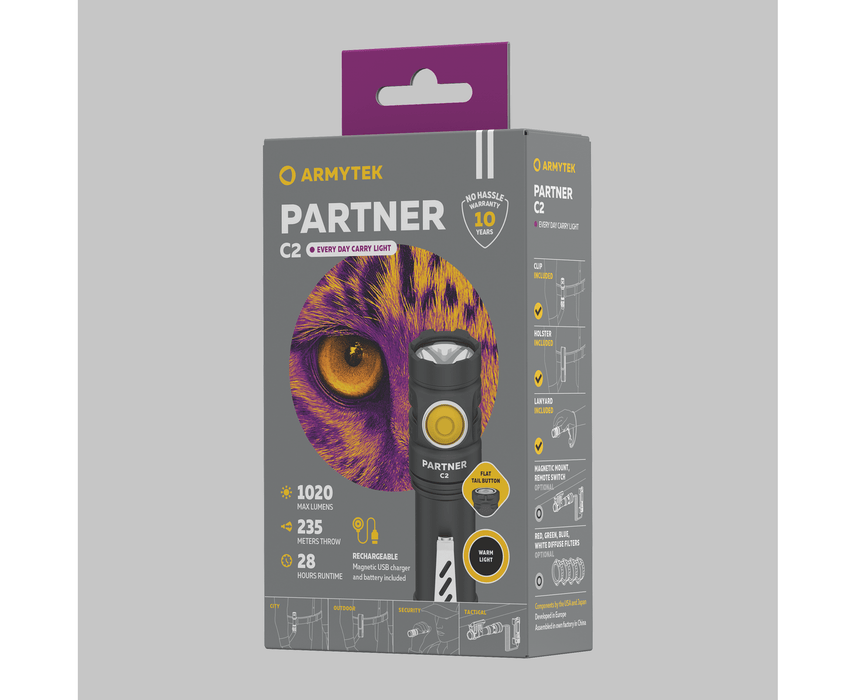 Packaging of the Armytek Partner C2 Magnet USB - Warm flashlight highlights features such as 1020 lumens, a 235-meter range, and up to 28 days of runtime, set against an owl's eye graphic.